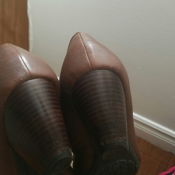 Brown leather office heels - Picture 5 of 5